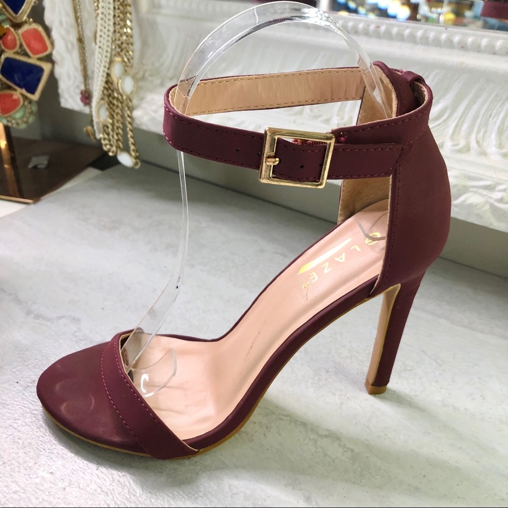 3/$20 Glaze burgundy heeled sandals